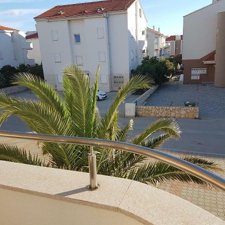 Apartment Novalja 4+2 Экстерьер фото
