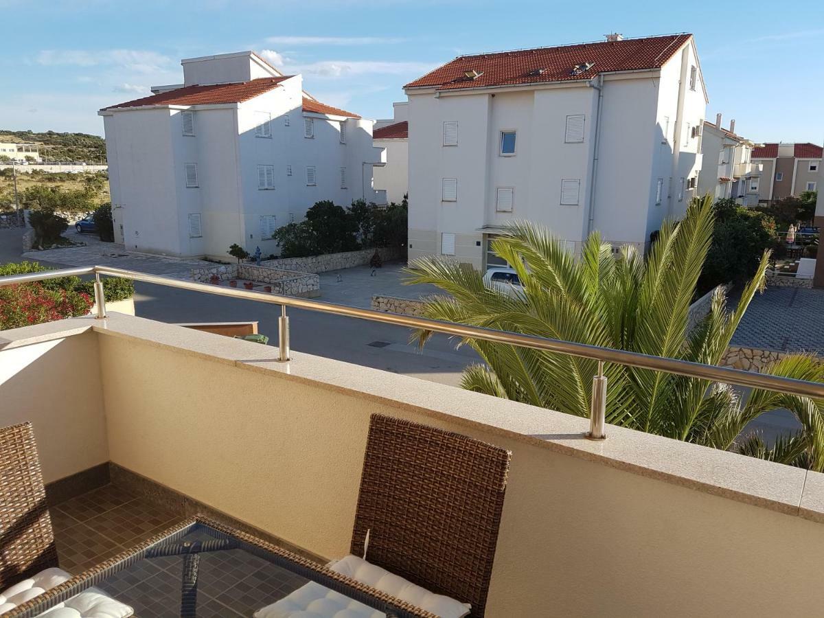Apartment Novalja 4+2 Экстерьер фото