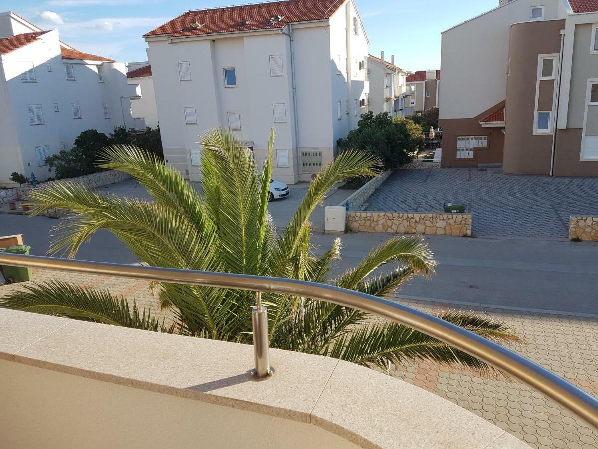 Apartment Novalja 4+2 Экстерьер фото